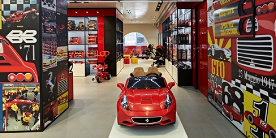 Ferrari Sore \'tusuk\' jantung kota Milan