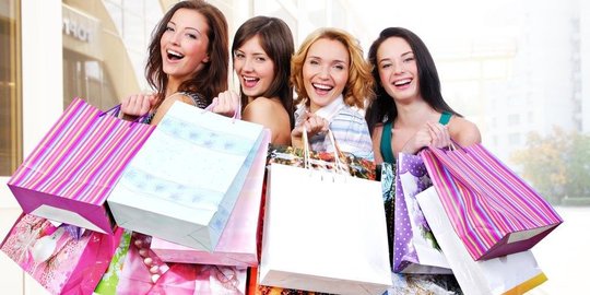 Dari pada merek mewah tapi palsu, konsumen baiknya beli produk lokal