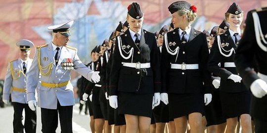Ini 10 polisi wanita paling cantik di dunia