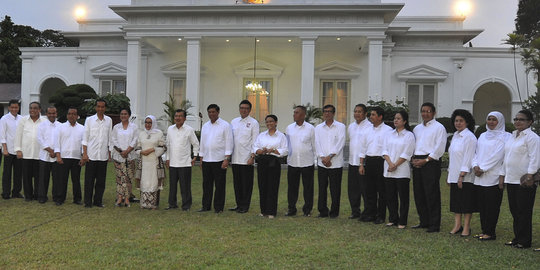 Minta masyarakat taat pajak, para menteri Jokowi lapor SPT bareng