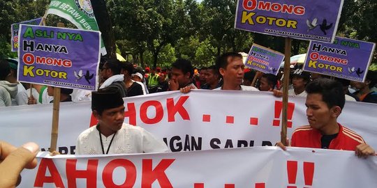 Orasi pendemo Ahok: Cuma dibayar gocap, salat kagak, rugi 2x lipat