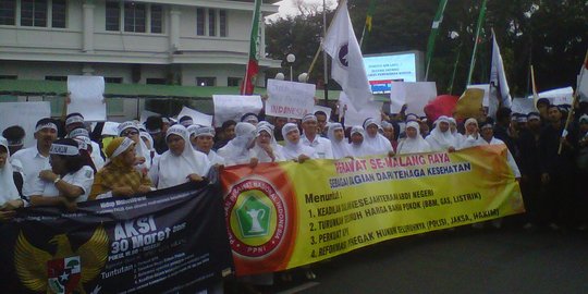 Prihatin kondisi negara, dokter & perawat se-Malang Raya demo Jokowi