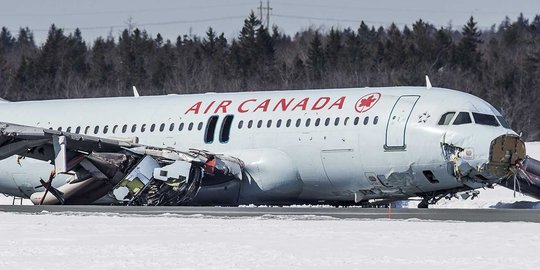 Begini kondisi parah Air Canada usai mendarat di tengah cuaca buruk