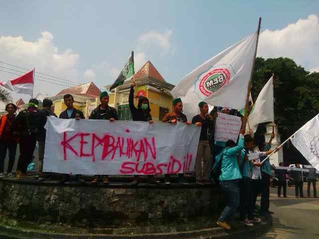 demo jokowi di solo