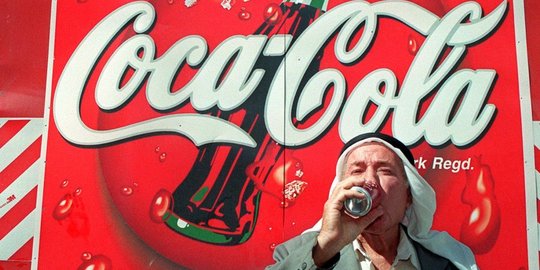 Coca Cola gelontorkan Rp 6,5 triliun demi tambah 60.000 botol/jam