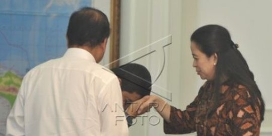 PKB dan PPP enggan komentari foto Menteri Yuddy cium tangan Puan
