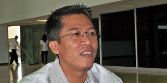 Misbakhun: Menteri Yuddy cium tangan Puan sebagai penghormatan