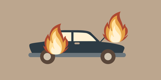 Sedan BMW ludes terbakar di Tol Dalam Kota