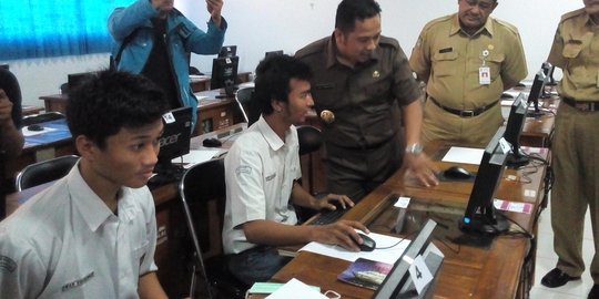 Uji coba UN online di Tangerang ada masalah server, siswa khawatir