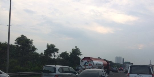 jazz lawan arah di tol rev1