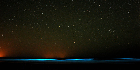 Fenomena cahaya biru di lautan Uruguay yang menakjubkan