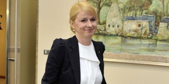 Menteri Pendidikan Slovenia mundur, tesis S2 ketahuan plagiat