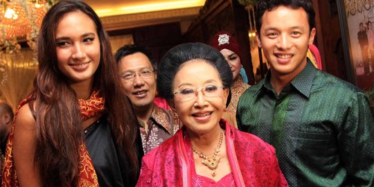 Mooryati Soedibyo minta pengkritik jangan bunuh karakter Jokowi