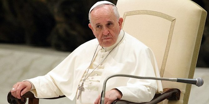 Kebanyakan santap sphagetti, Paus Fransiskus diminta diet