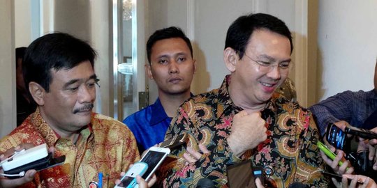 Jika APBD 2016 telat disahkan, Ahok & DPRD bakal 5 tahun tak gajian