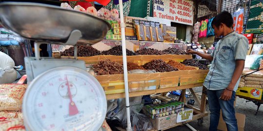 Gara-gara air zamzam palsu, pedagang di Tanah Abang merugi