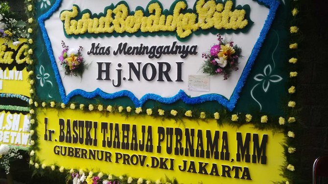 karangan bunga ahok untuk mpok nori