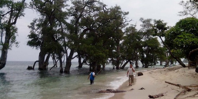 Menikmati hari libur bersama indahnya Pantai Lhok Me Aceh