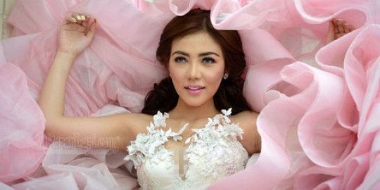 [foto] ups, Bella Shofie dibully gara-gara nggak pakai bra?
