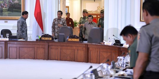 Jokowi marah usulan kenaikan mobil pejabat tak dibahas dalam ratas