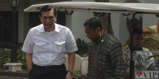 Luhut soal perpres mobil pejabat: Masak Presiden gak boleh keliru?