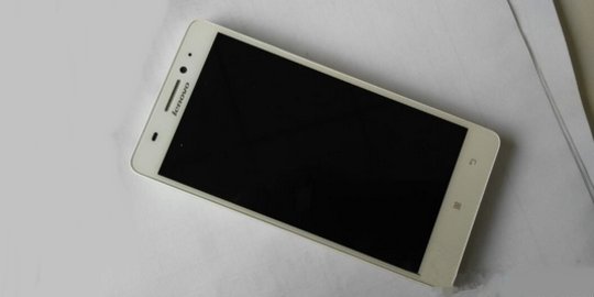 Lenovo A6000 laris manis, versi A7600 siap menyusul