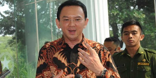 Ahok ketawa DPRD nonton video soal kesalahannya