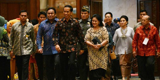 Naik pesawat presiden, Jokowi bertolak ke Bali hadiri Kongres PDIP