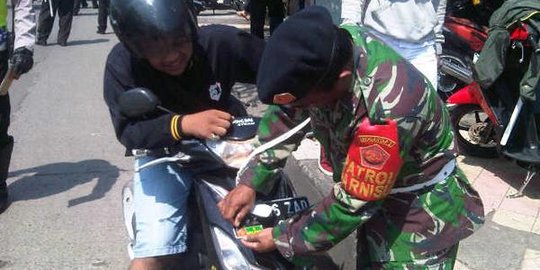 'Jangan salah gunakan stiker TNI bisa ditindak'