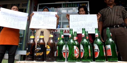 Aksi pedagang bir di Banyumas protes larangan berjualan miras
