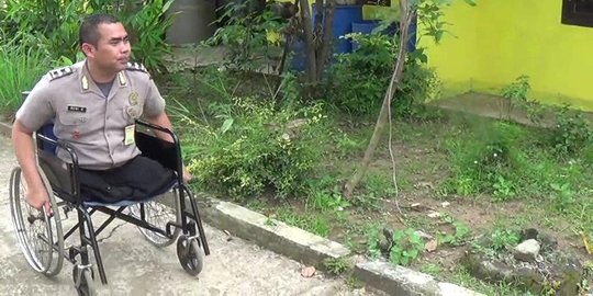 Polisi di Bandung ini bertugas tanpa kedua kaki