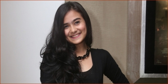 Ditanya belajar apa untuk suami, Sonya Fatmala tersenyum malu