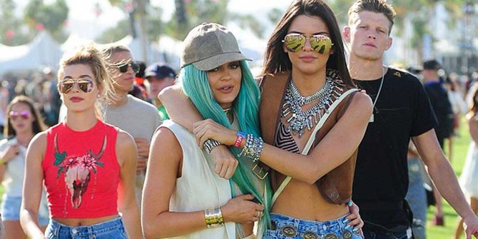 Tampil seksi, Kendall ajak adiknya di Festival Coachella Valley