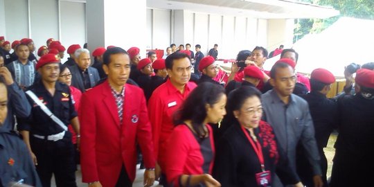 yang telah diusung pdip agar taat kebijakan partai rev3
