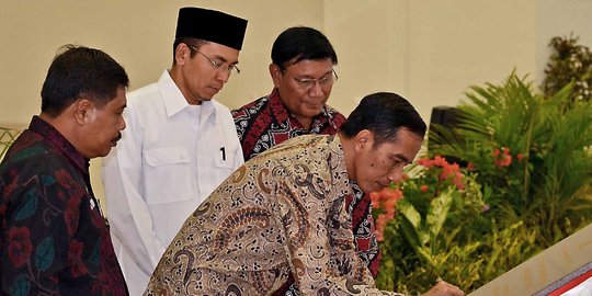 Jokowi kunker ke Puspiptek, tinjau ruang kendali reaktor nuklir