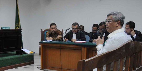 Akil Mochtar bersaksi di sidang Bonaran Situmeang