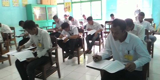 Belasan napi di Lapas Lowokwaru ikut Ujian Nasional kejar paket C