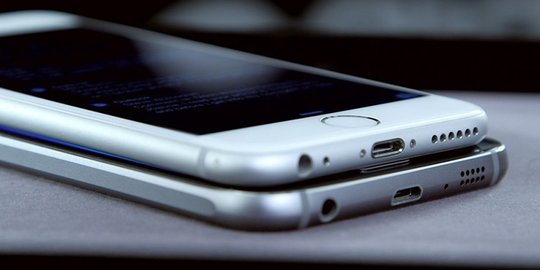 Samsung Galaxy S6 vs iPhone 6, siapa yang paling tahan banting?