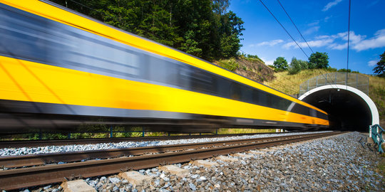 Jonan minta Jokowi beri perlakuan khusus kereta Bandara Halim-Soetta