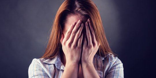 7 hal ini yang bikin wanita membenci dirinya sendiri