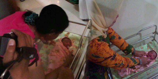 Cerita tragis, bayi dilakban dibuang di plastik & digantung di spion