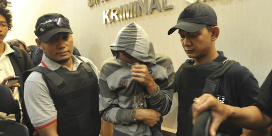 melotot deudeuh saat dicekik rev2