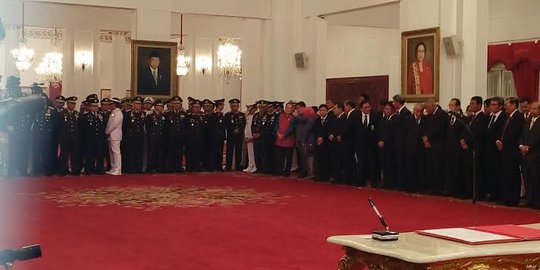 Jokowi telat datang, pelantikan Kapolri Komjen Badrodin Haiti molor