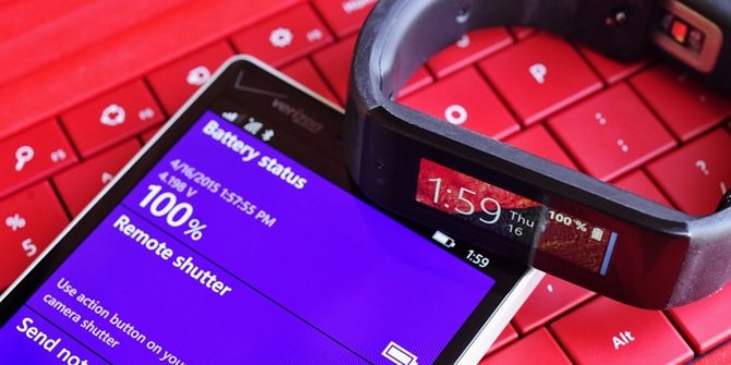 Microsoft rilis smart band murah, siap jegal Apple Watch 