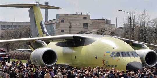Di tengah konflik, Ukraina luncurkan pesawat angkut Antonov An-178