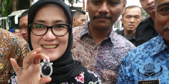 Terima bros kalimaya Rp 80 juta, Bupati Lebak ogah lapor KPK