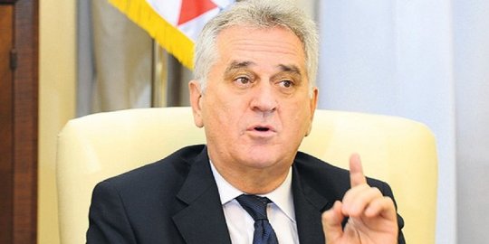 Pesawat Presiden Serbia jatuh di udara selama 2 menit