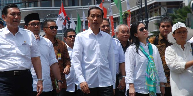 Presiden Jokowi nilai masyarakat saat ini maunya serba 