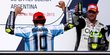 Gaya 'The Doctor' pakai jersey Maradona usai juarai GP Argentina