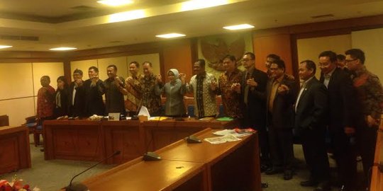 Dirotasi, loyalis Agung di DPR ancam mosi tidak percaya ketua DPR